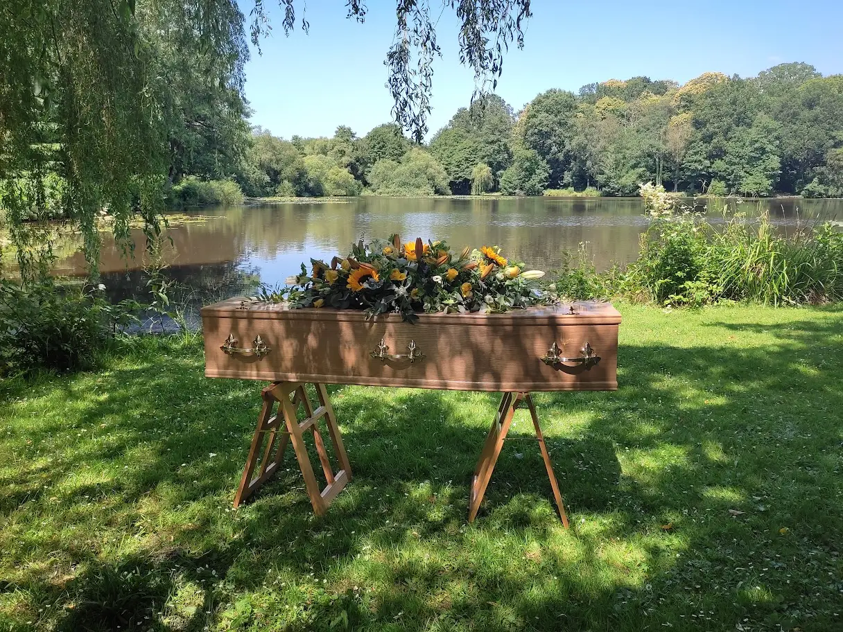 Funeral ceremony moment 1